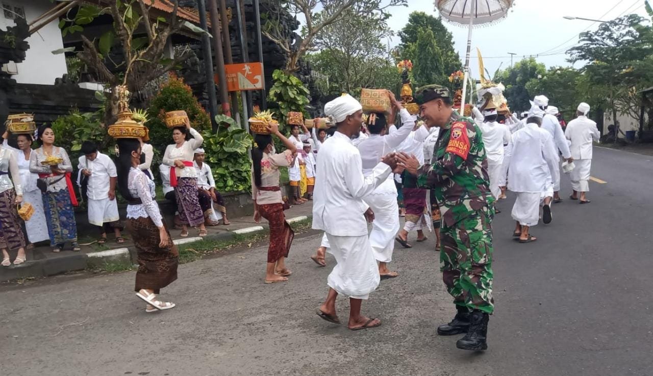 Babinsa Pesinggahan Rangkul Masyarakat