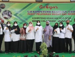 Tinjau Uji Kompetensi Keahlian SMKN 1 Dlanggu, Bupati Ikfina Sampaikan Hal ini