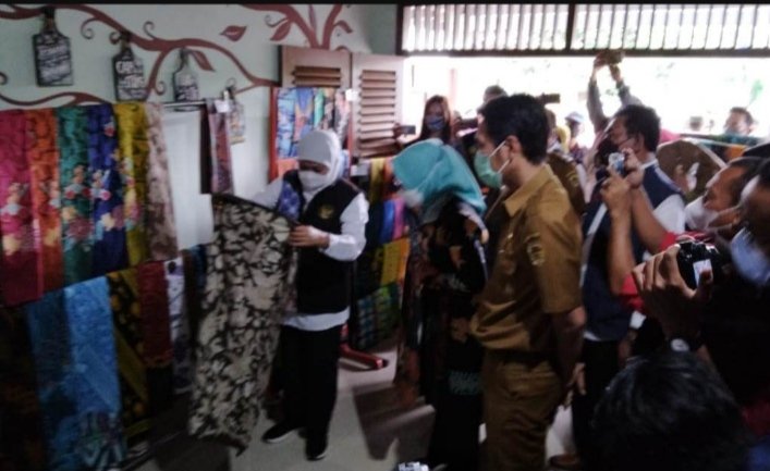 Tinjau Oemah Batik Candi Madiun, Gubernur Jatim Usulkan Jadi Desa Devisa