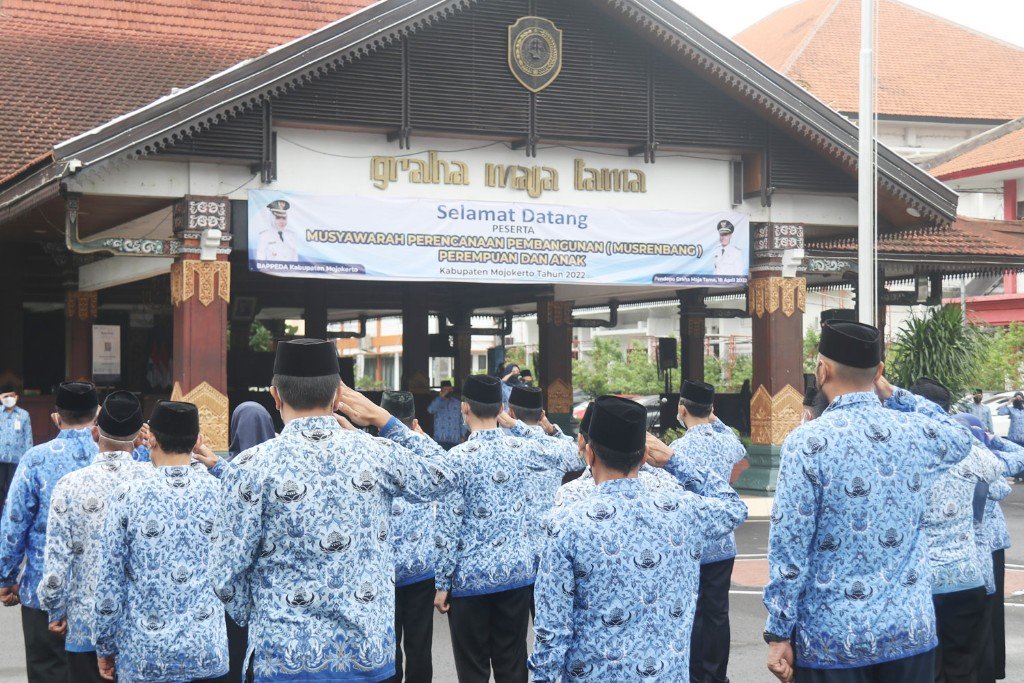 Bupati Mojokerto Larang ASN Mudik Pakai Mobil Dinas dan Wajibkan Vaksin Lengkap