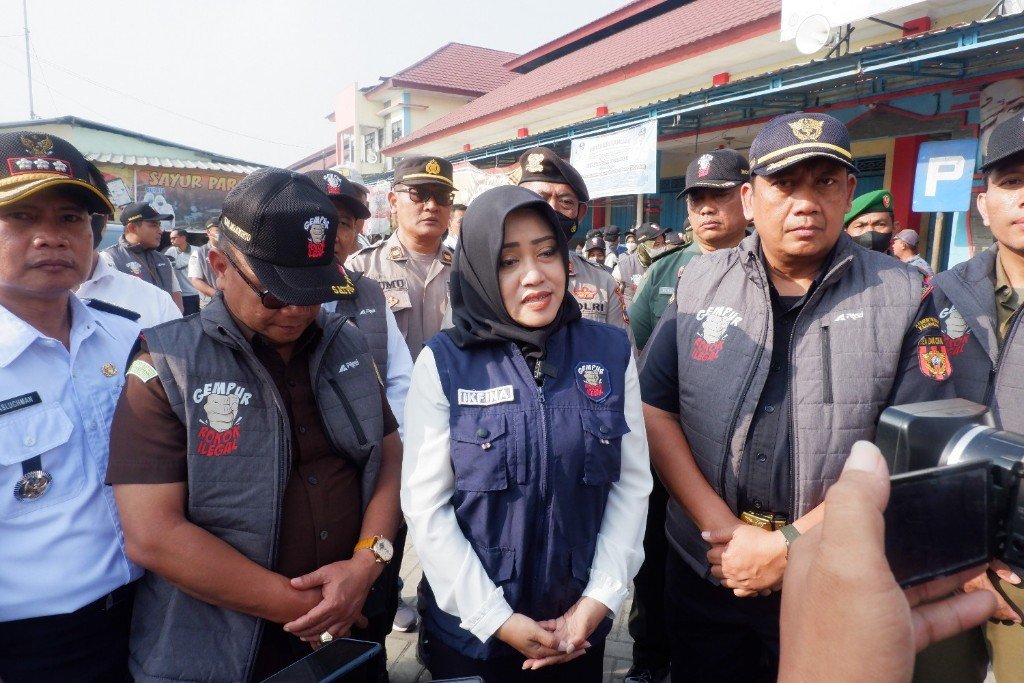Operasi Pasar Rokok Ilegal di Mojokerto