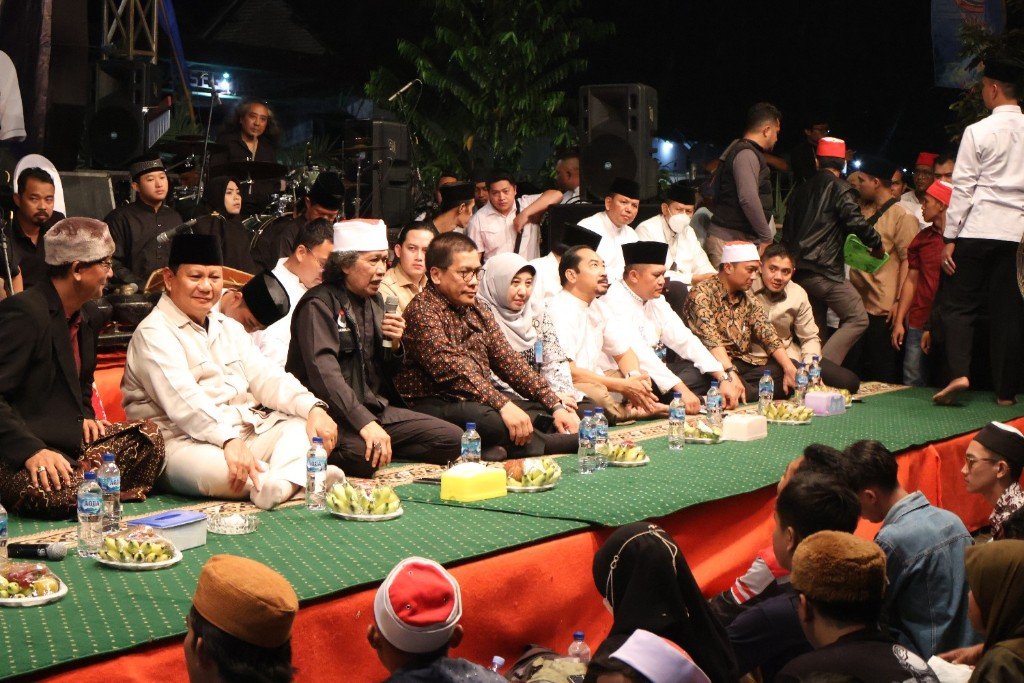 Prabowo Semarakkan Sinau Bareng Mbah Nun di Mojokerto