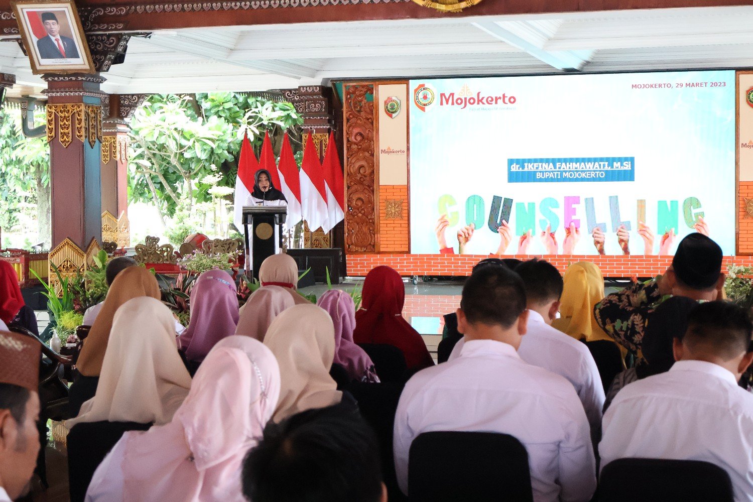 Bupati Ikfina Ajak Pembina PIK-R Wujudkan Lingkungan Sekolah Aman dan Nyaman untuk Anak