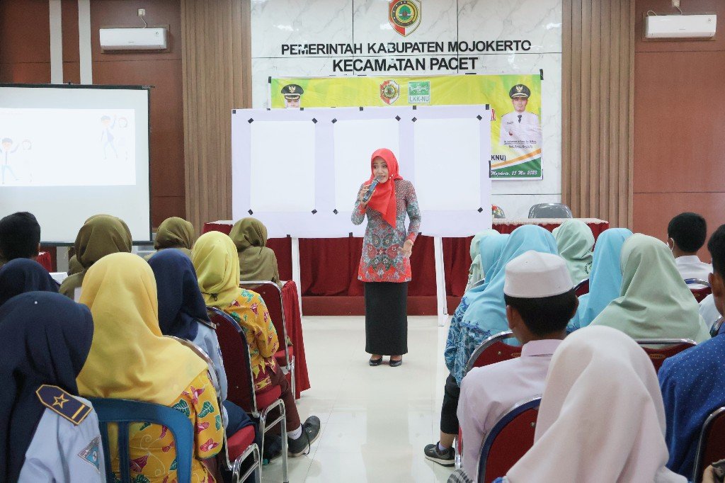 Tekan Angka Pernikahan Dini, Bupati Ikfina Gencar Lakukan Pembinaan Remaja