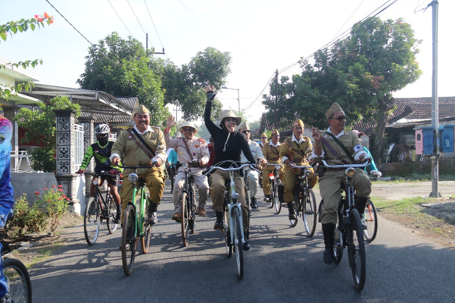 Gempur Rokok Ilegal, Ribuan Pesepeda Ramaikan Ngonthel Bareng Bupati Mojokerto