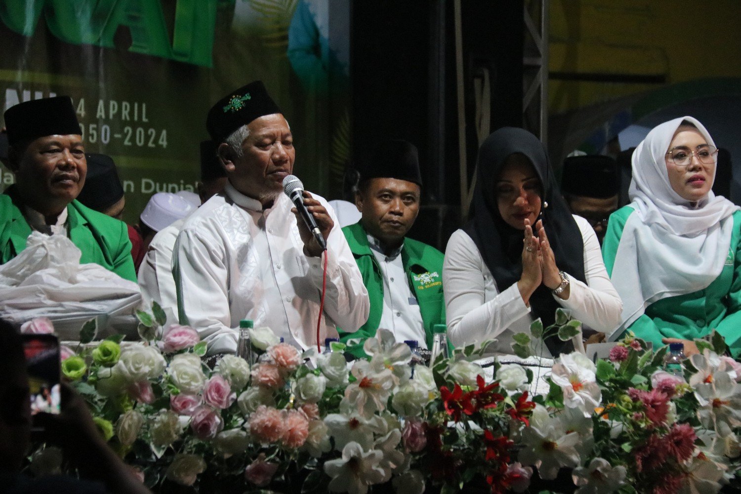 Hadiri Harlah Fatayat NU Ke-74 Kecamatan Jetis, Bupati Ikfina Beri Apresiasi Atas Kekompakan Dan Semangatnya