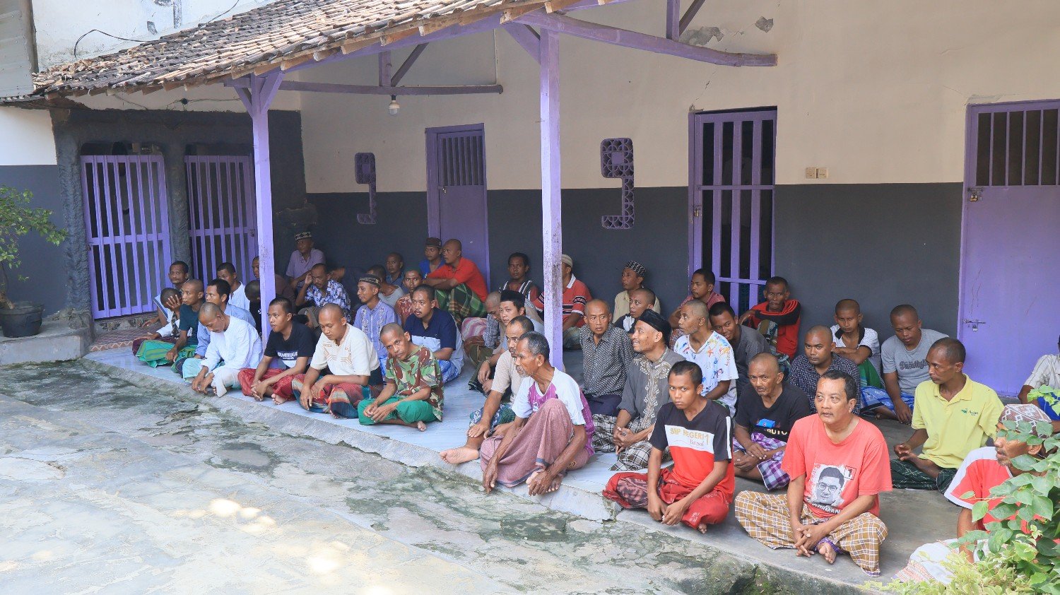 Jelang Peringatan HUT Ke-19 RSUD R.A. Basoeni, Bupati Ikfina Gelar Baksos Di Pondok 99