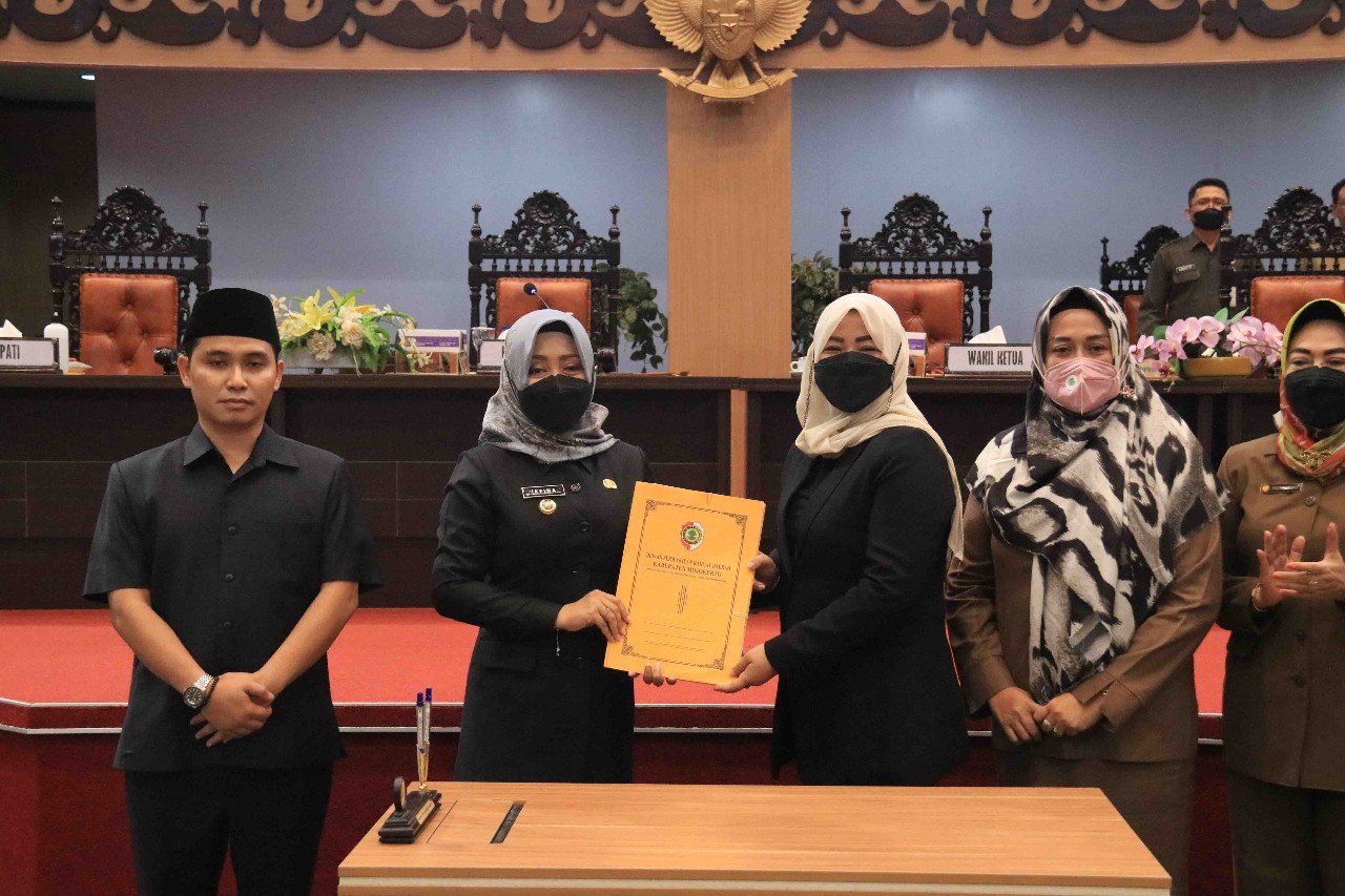 DPRD Kabupaten Mojokerto Adakan Paripurna Penandatanganan Persetujuan Bersama 3 Raperda