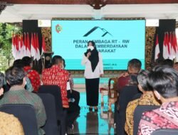 Hadiri Pelatihan Kelembagaan, Bupati Mojokerto Sampaikan Peran RT/RW