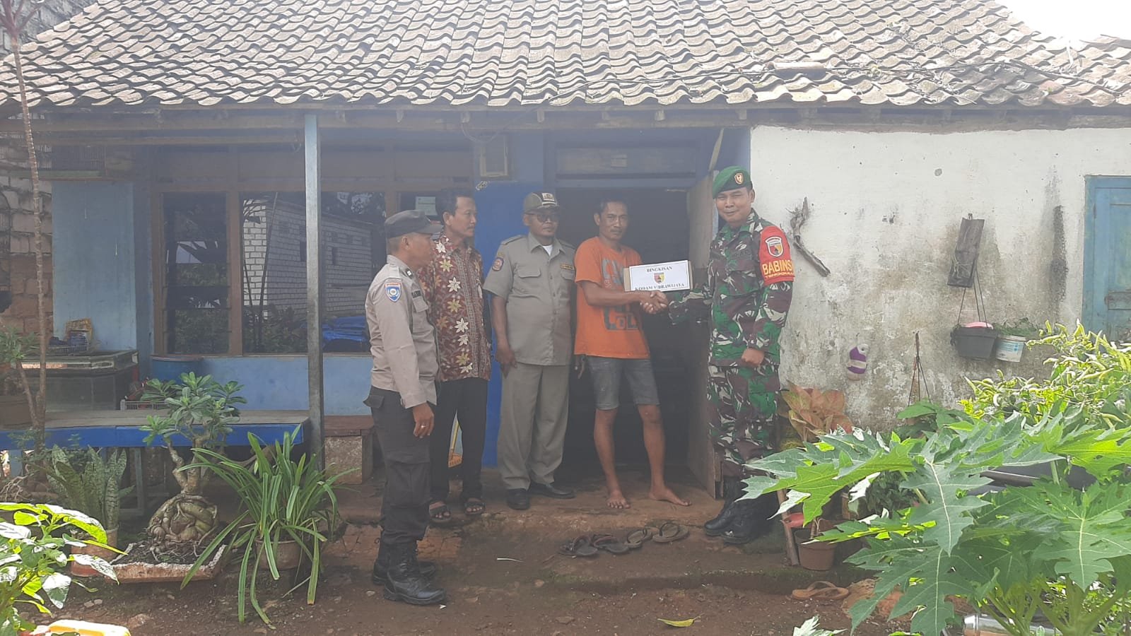 Pastikan Tepat Sasaran, Bantuan Pangan di Lamongan Disalurkan Secara Door to Door