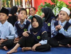 Rangkaian Peringatan Hari Jadi Kabupaten Mojokerto yang Ke-730, Bupati Ikfina Serahkan Bantuan Permakanan Untuk LKSA