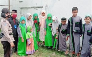 Polresta Mojokerto Bagikan Beras, Masker & Taliasih