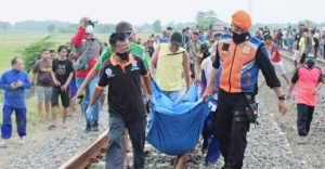 Truk VS Kereta Api, Dua Orang Tewas Seketika di Lokasi Kejadian