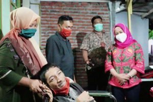 Ning Ita Menginstruksikan Dinsos Berikan Bantuan pada Penyandang Disabilitas