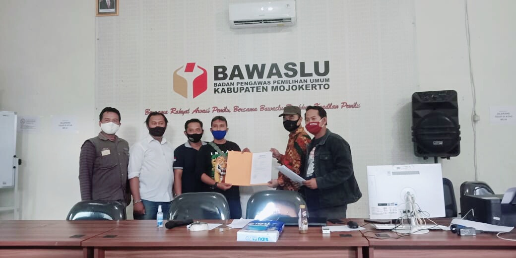 Tim Sukses IKBAR Laporkan Kejadian ini ke Bawaslu Kabupaten Mojokerto