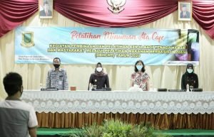 Ning Ita Buka Pelatihan Minuman Ala Cafe di Astoria Convention Hall