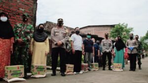 Puting Beliung Melanda Jetis, Polresta Mojokerto Gelar Baksos