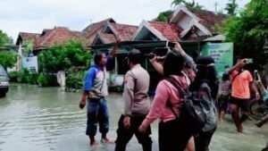 Tinjau Lokasi Banjir di Jombok, Bupati Jombang Malah Dapat Umpatan
