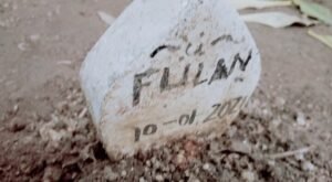 Makam Bayi di Mojokerto ini Dikuburkan Secara Tak Lazim