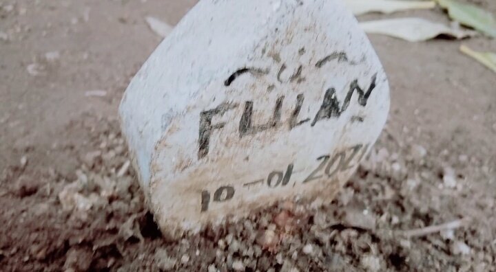 Makam Bayi di Mojokerto ini Dikuburkan Secara Tak Lazim