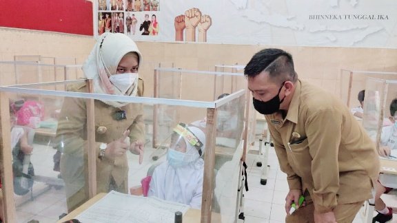 Ning Ita & DPRD Kota Mojokerto Tinjau Pembelajaran Tatap Muka
