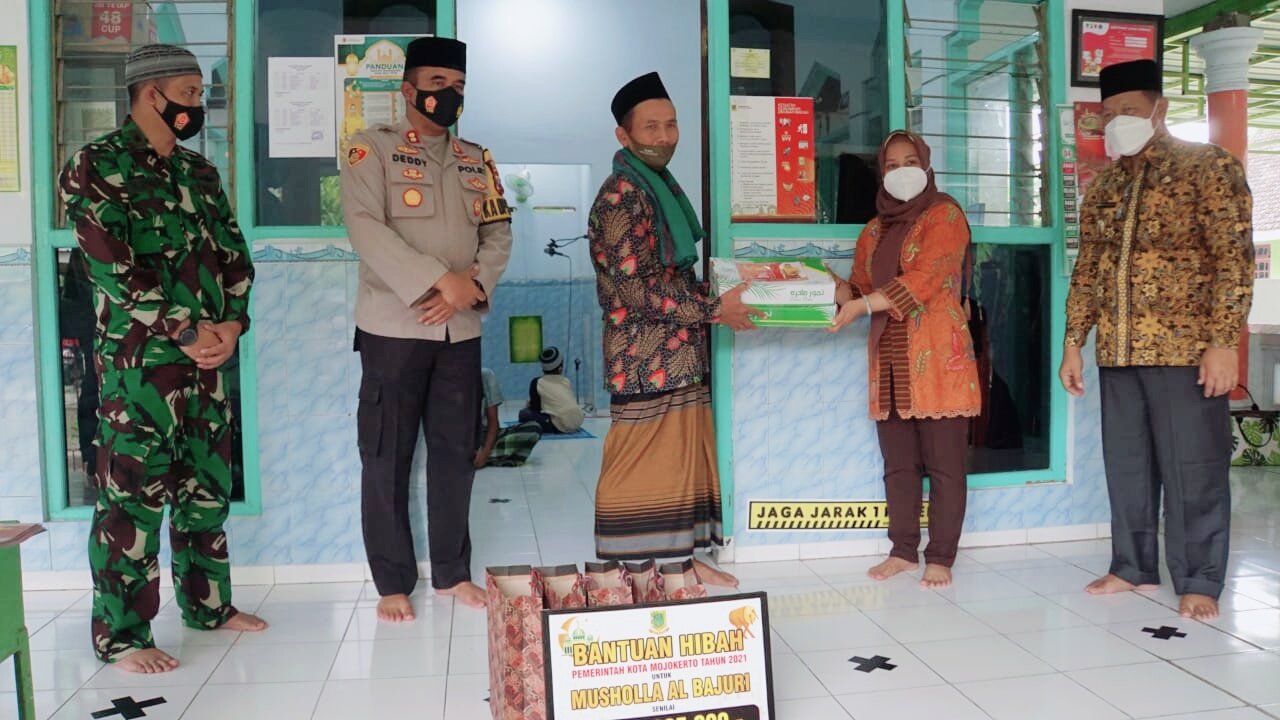 Hari Ke Tiga, Forkopimda Kota Mojokerto Safari Ramadhan Beri Bantuan Mushola dan Lansia