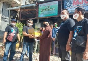 PWI Mojokerto Ziarah ke Makam Sesepuh Wartawan & Bakti Sosial