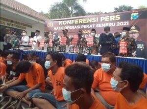 Polres Mojokerto Gelar Konferensi Pers Hasil Operasi Pekat Semeru 2021