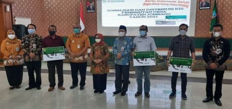 Distribusi KIS Perangkat Desa Secara Simbolis Oleh Bupati Jombang