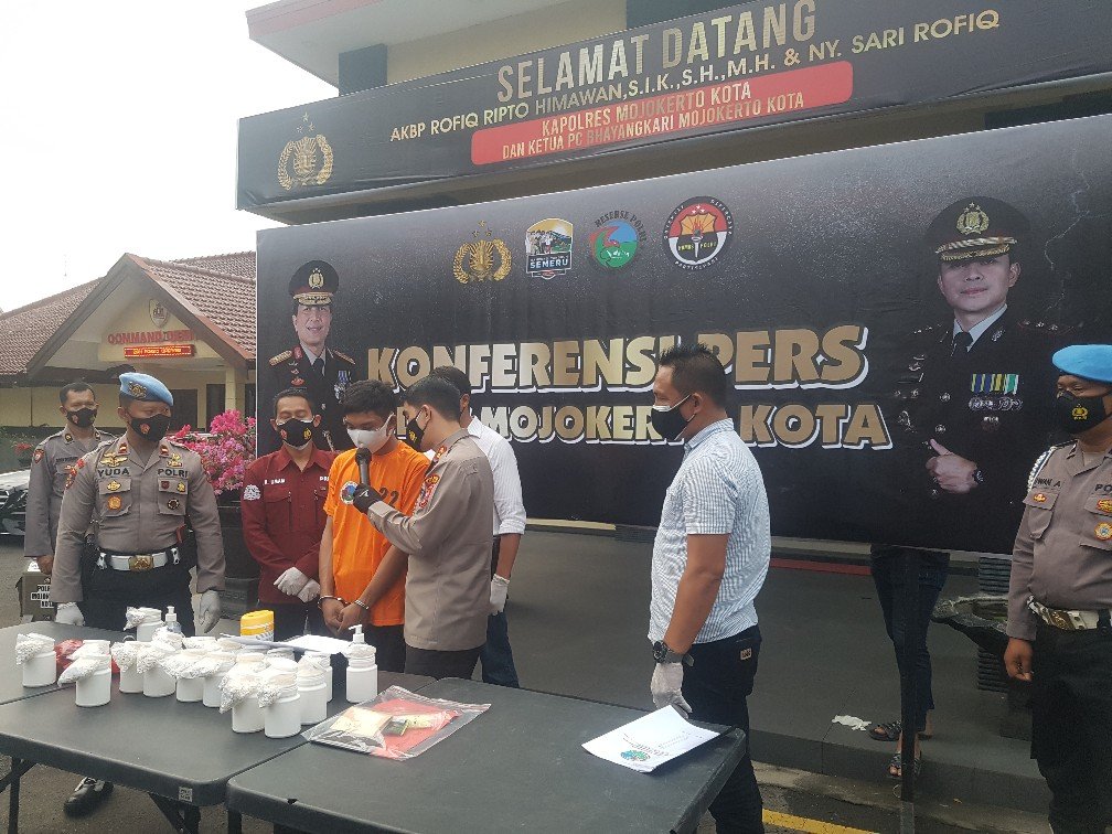 Nekat Edarkan Narkoba, Kuli Bangunan ini Diamankan Polresta Mojokerto