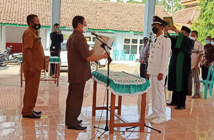 Burhanudin Muzzaki Dilantik Menjadi Kepala Desa Sumberagung
