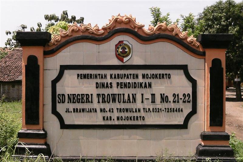 81% SDN di Trowulan Pergunakan Buku LKS Ilegal Terbitan CV. Dewi Pustaka