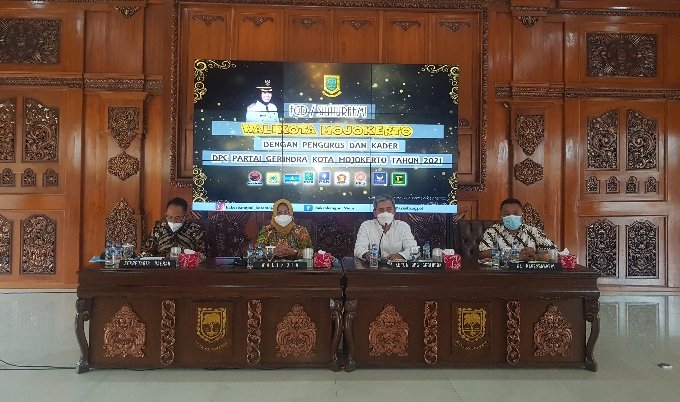 Ning Ita Silaturahmi dengan Pengurus DPC GERINDRA Kota Mojokerto