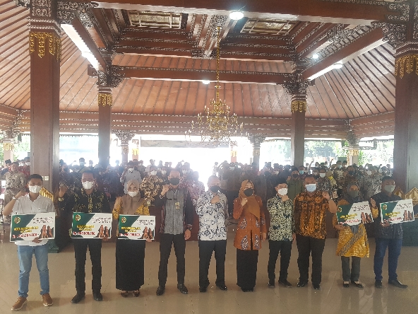Bupati Mojokerto Tandatangani Pakta Integritas Bersama 99 Kades Penerima BK Desa