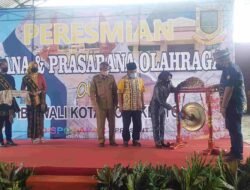 Ning Ita Resmikan GOR Randegan