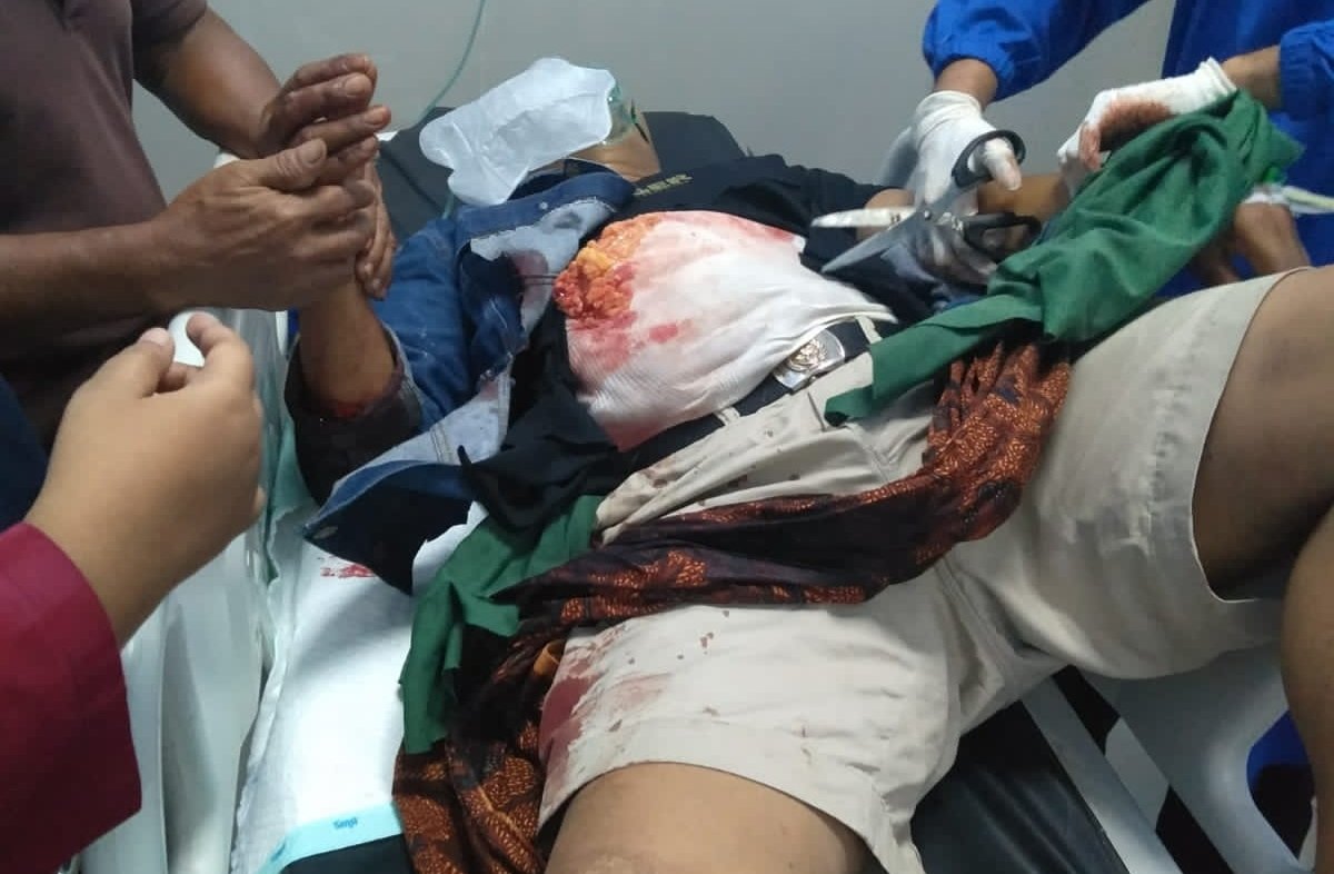 Dua Pejabat Desa di Lumajang Saling Bacok Hingga Luka Serius