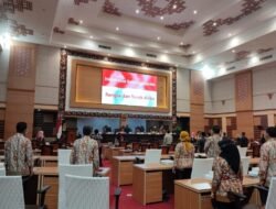 Bupati Mojokerto Sampaikan Pendapat Raperda Perumahan dan Pendidikan