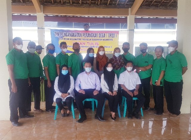 Dini Winantasari Terpilih Menjadi Sekretaris Desa Bicak