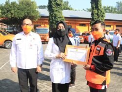 Bupati Mojokerto Serahkan Sertifikat 50 Peserta Pelatihan Jungle Rescue