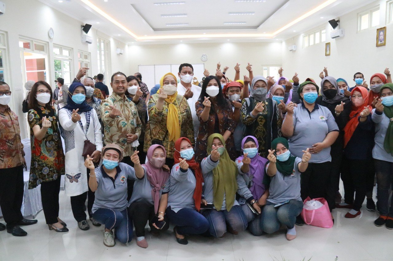 Menaker Salurkan BSU Tahap 3 kepada 2.687 Pekerja di MPS KUD Tani Bahagia