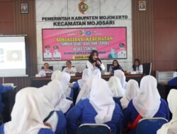 Wujudkan Kelurahan Sarirejo Bebas Stunting, Bupati Ikfina Sosialisasi Kesehatan