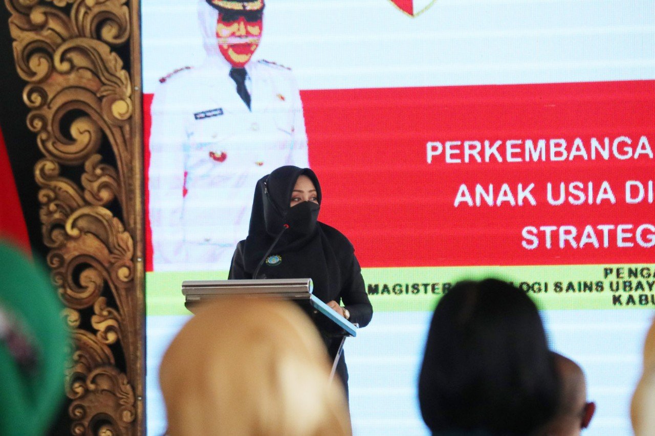 Gandeng UBAYA, Dinas Pendidikan Kabupaten Mojokerto Gelar Peningkatan Kapasitas Pendidik