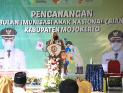 Bupati Mojokerto Buka Pencanangan Bulan Imunisasi Anak Nasional di Puskesmas Gondang