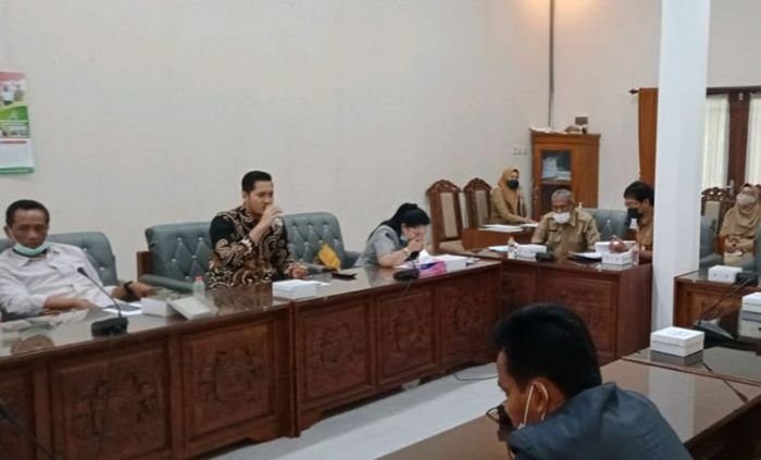 Inilah Solusi dari DPRD Banyuwangi Terkait Pemberhentian Ratusan THL