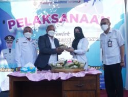 Kerjasama dengan Bank Jatim Cabang Mojokerto, Bupati Ikfina Resmikan Pembayaran Retribusi Pasar Non-Tunai
