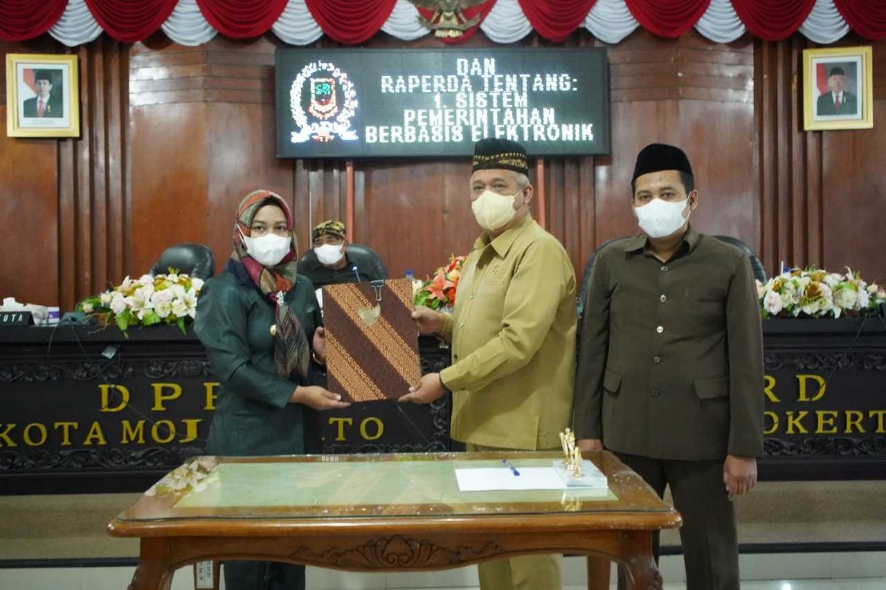 Wali Kota dan DPRD Kota Mojokerto Setujui Hasil Rancangan KUPA dan PPAS P-APBD TA 2022 dan Dua Raperda Inisiatif