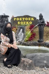 Bupati Ikfina Launching Wisata Poetoek Soeko Trawas