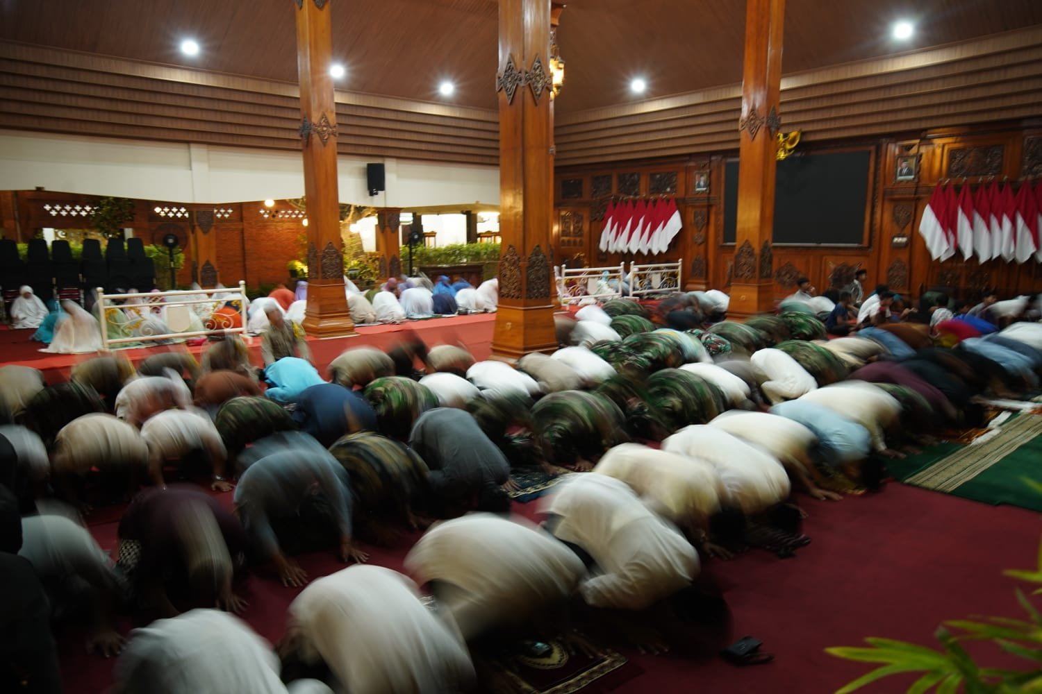 Jalin Silaturahmi, Wali Kota Mojokerto Gelar Taraweh Bersama Forkopimda