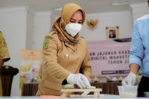 Ning Ita Lahirkan Kampung-Kampung UMKM Mandiri