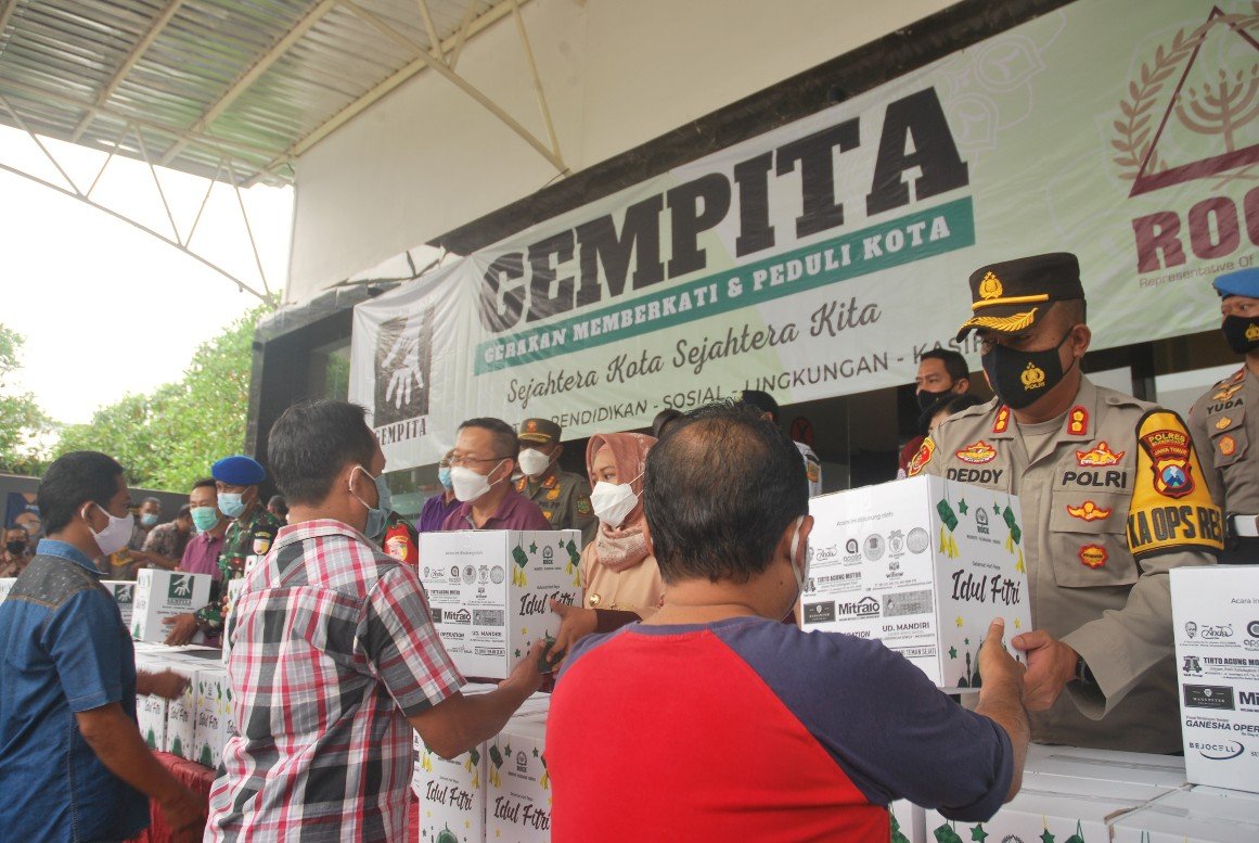 GBI Rock Mojokerto Bagikan Ribuan Bingkisan Lebaran, Ini Daftar Donaturnya